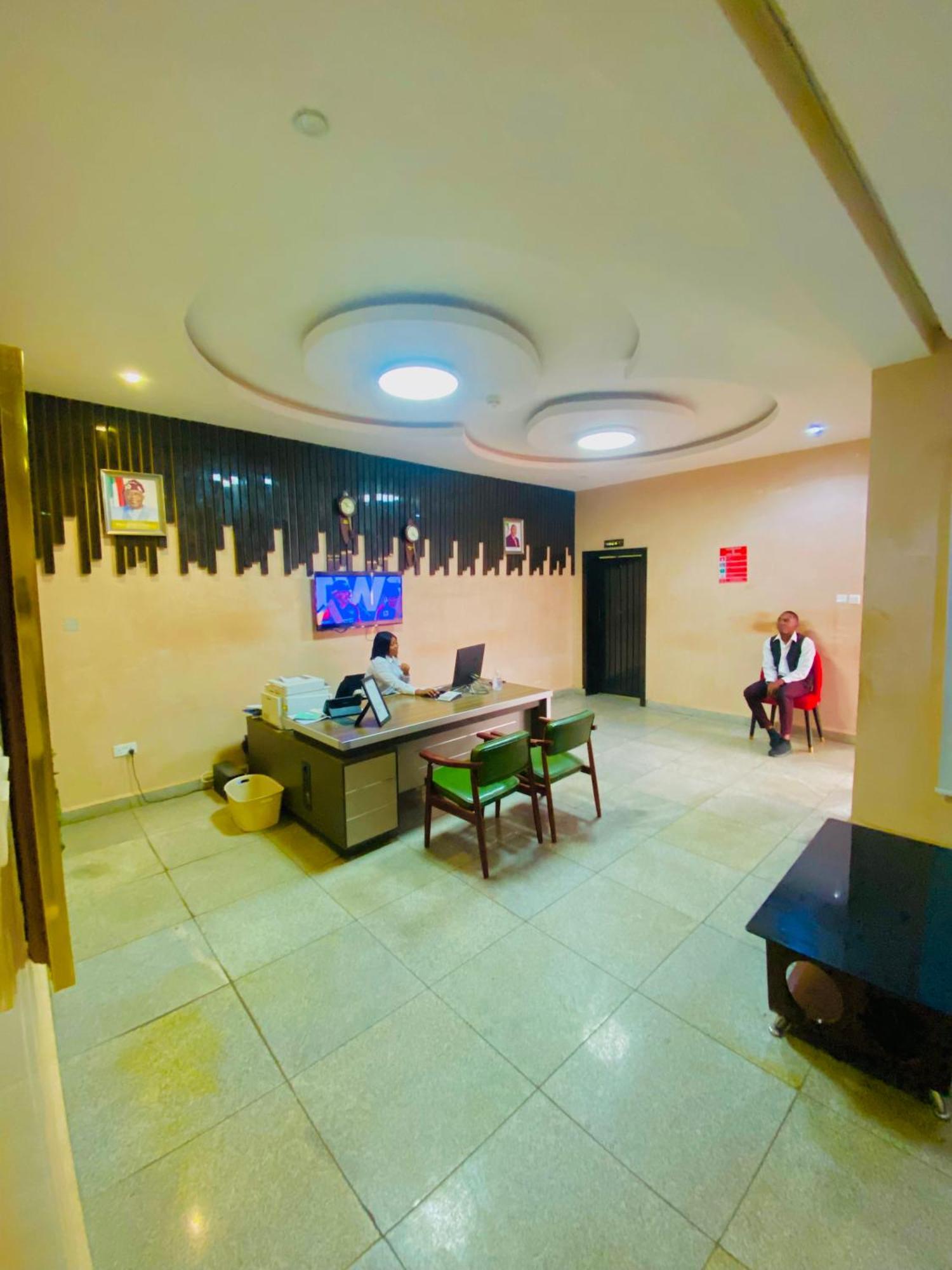 Vibes Suites Kaba Dış mekan fotoğraf