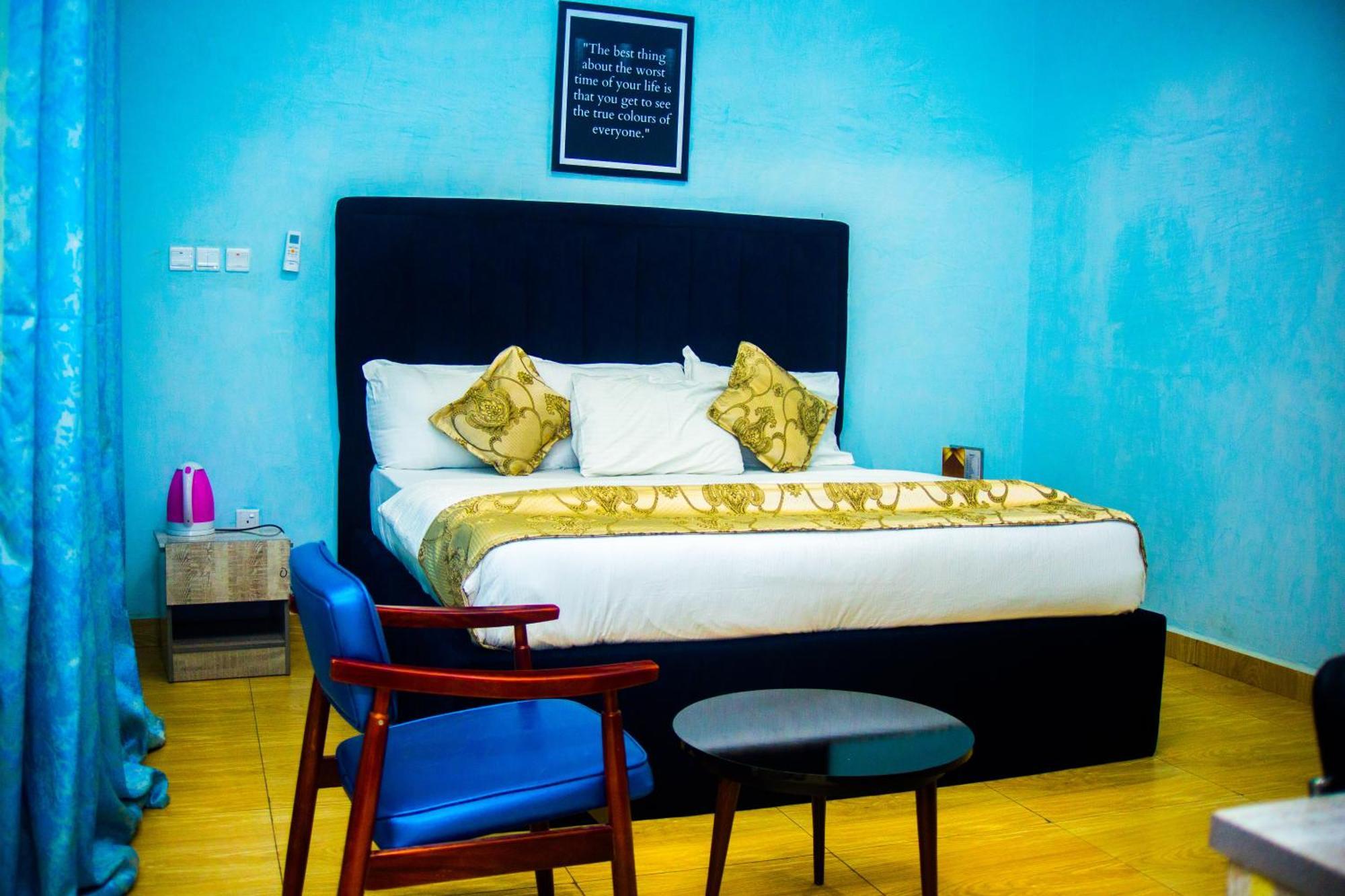 Vibes Suites Kaba Dış mekan fotoğraf
