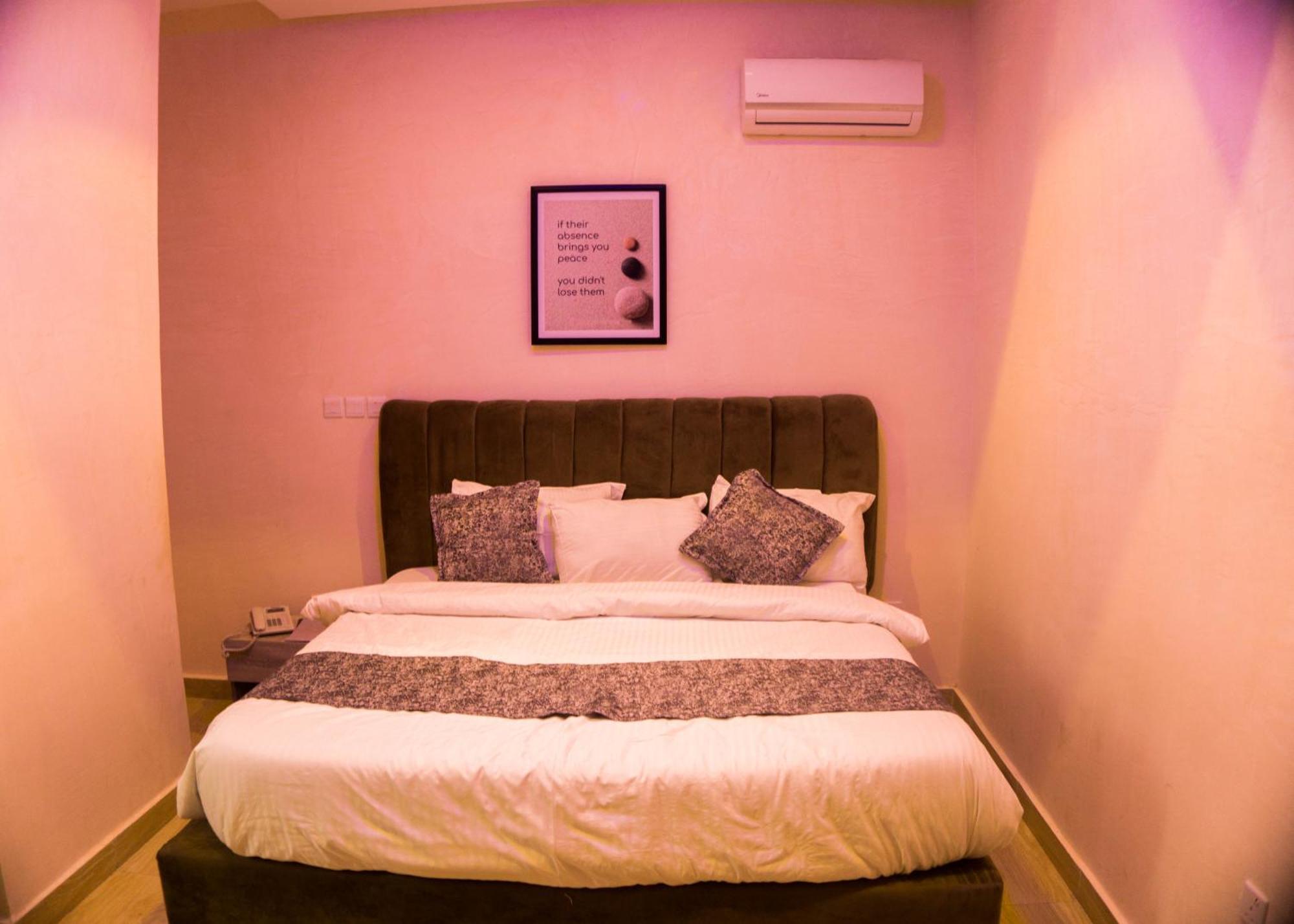 Vibes Suites Kaba Dış mekan fotoğraf